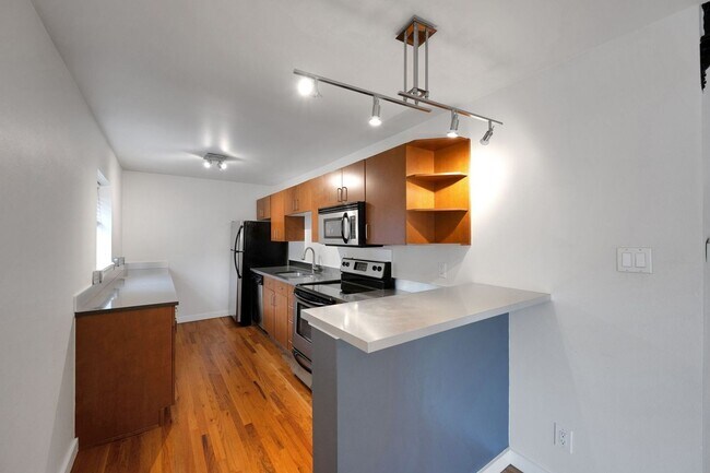 Foto del edificio - Charming 2BR Condo in Denver