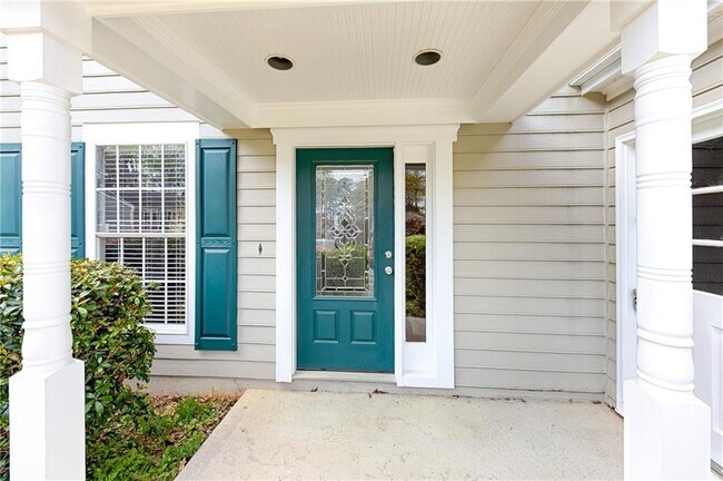 Building Photo - 215 Douglas Fir Ct