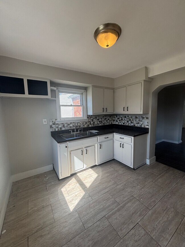 Foto del edificio - Spacious Single Family Home