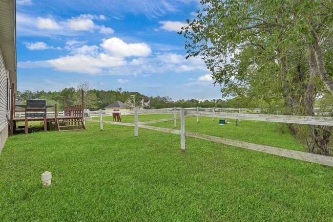 Foto del edificio - 25414 T K C Rd