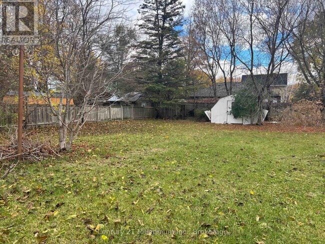 Building Photo - 219 Spruce St