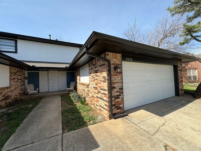 Photo - Modern Duplex Living: Spacious & Stylish i... House