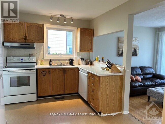 Building Photo - 6417 Loire Dr