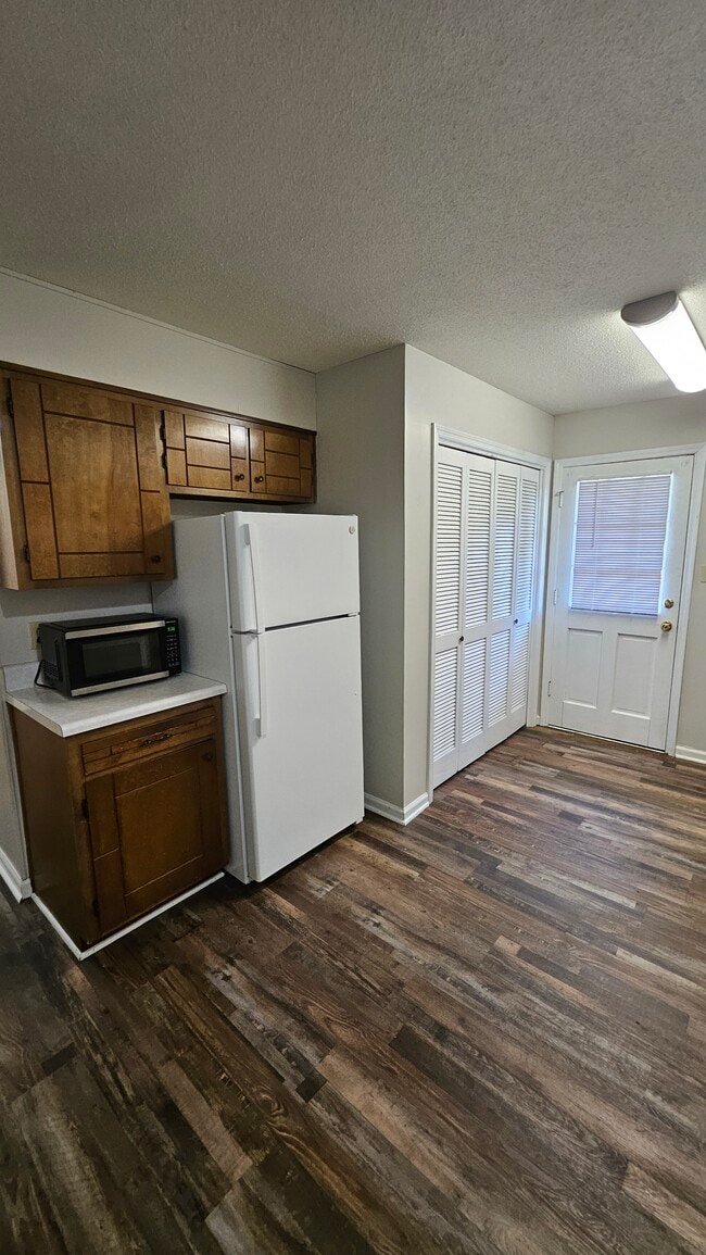 Building Photo - 2845 Vance Dr NW