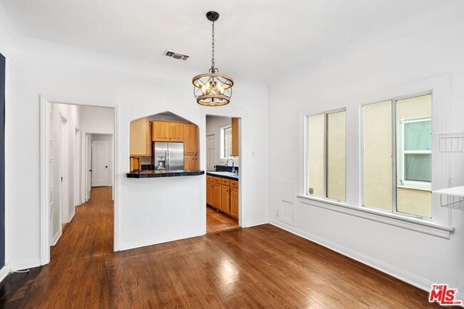 Foto del edificio - 9022 Beverlywood St