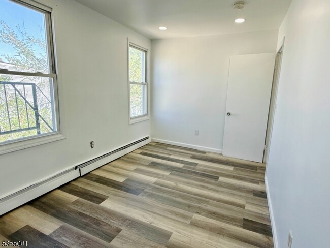 Building Photo - 227 Mill St