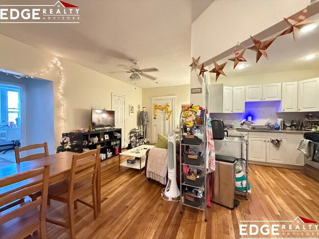 Building Photo - 72 Egmont St