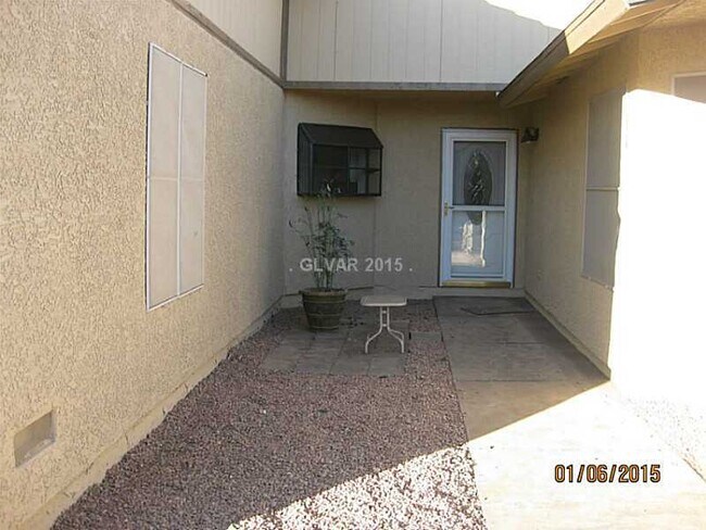 Foto del edificio - Four-Bedroom Home in Henderson!