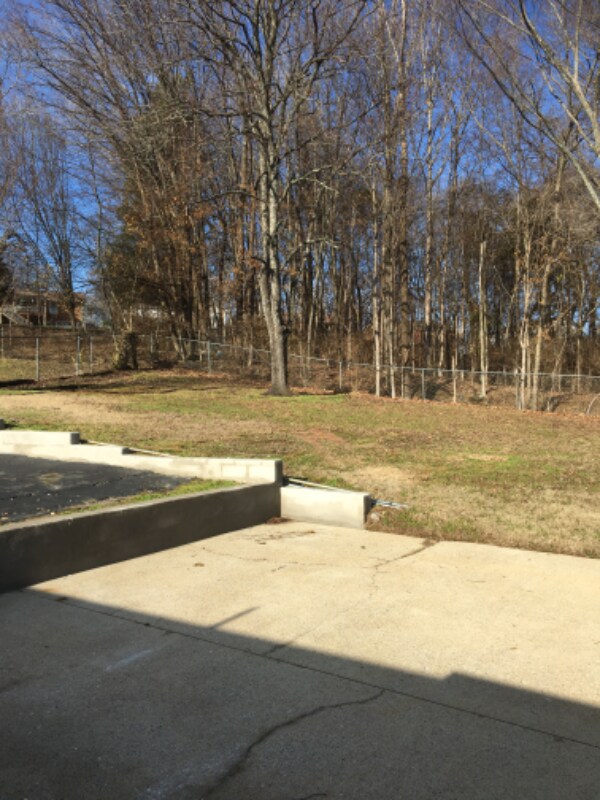 Building Photo - 106 Oakwood Ct