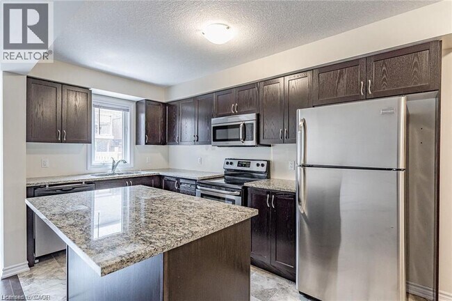 Photo du bâtiment - 166 Summit Ridge Dr