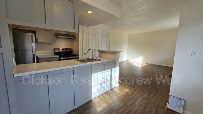 Foto del edificio - 239 Cheney St