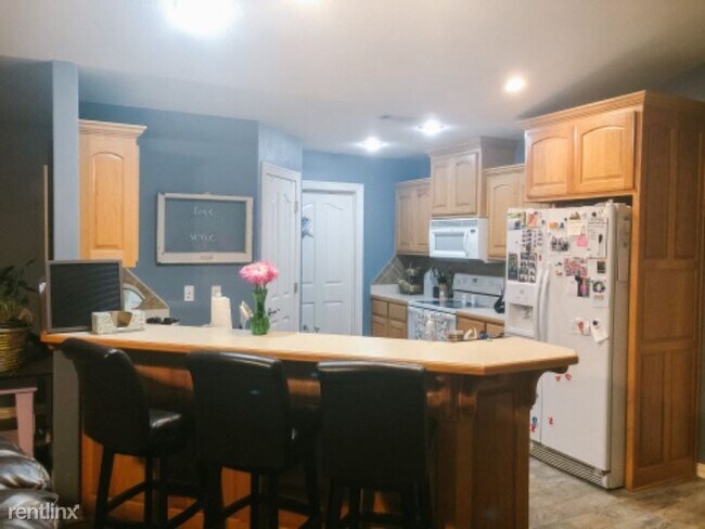 Building Photo - 3 br, 2 bath House - 210 W Wilson St