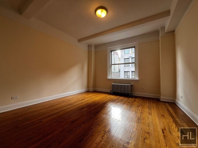 Building Photo - EAST 10 STREET