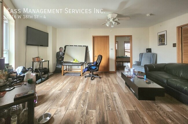 Foto del edificio - 1316 W 18th St