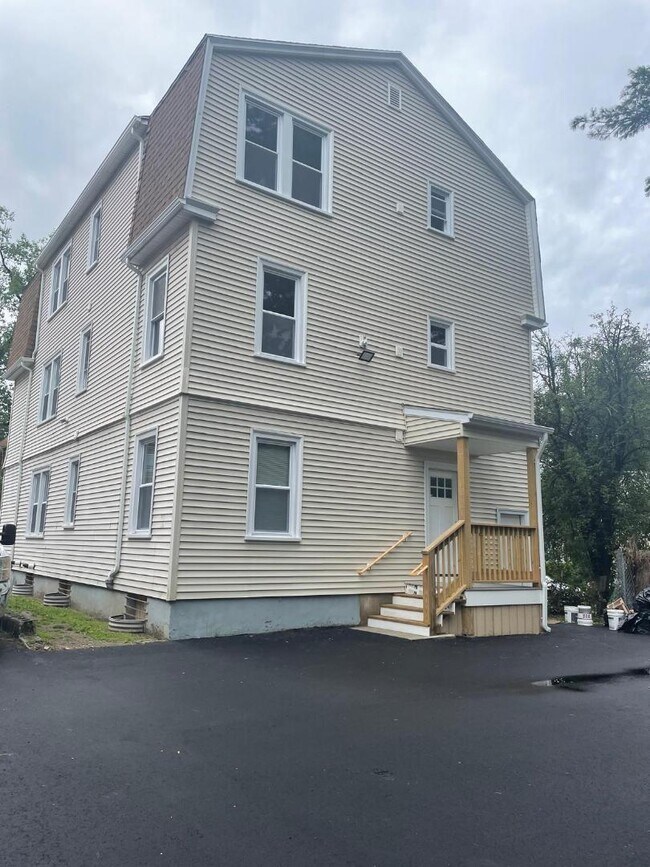 Building Photo - 204-206 Nelson St