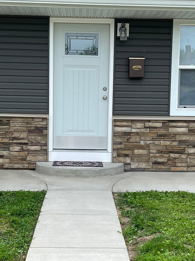 New stone - 500 S 2nd St