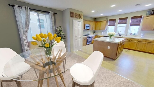 Photo - 52 Regency Pl House