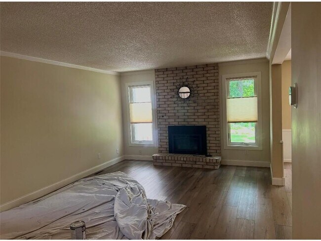 Foto del edificio - 1628 Comstock Ln N