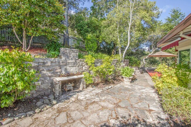 Foto del edificio - Gated 4bd/3ba Kentfield Home