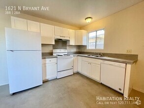 Building Photo - 1621 N Bryant Ave