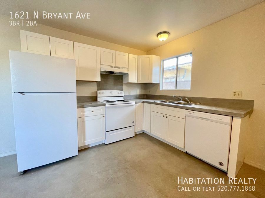 Primary Photo - 1621 N Bryant Ave