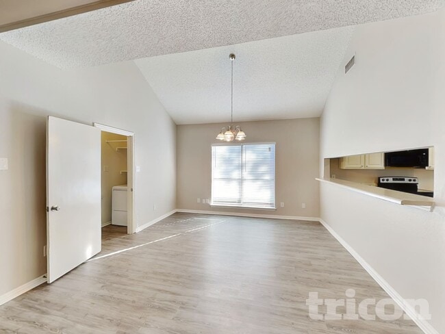 Building Photo - 1130 Dandelion Dr