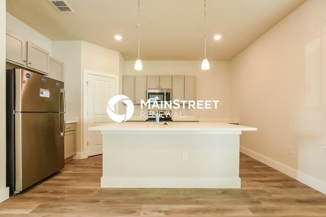 Foto del edificio - 4 Bedroom Pet-Friendly Home in Deland, FL ...