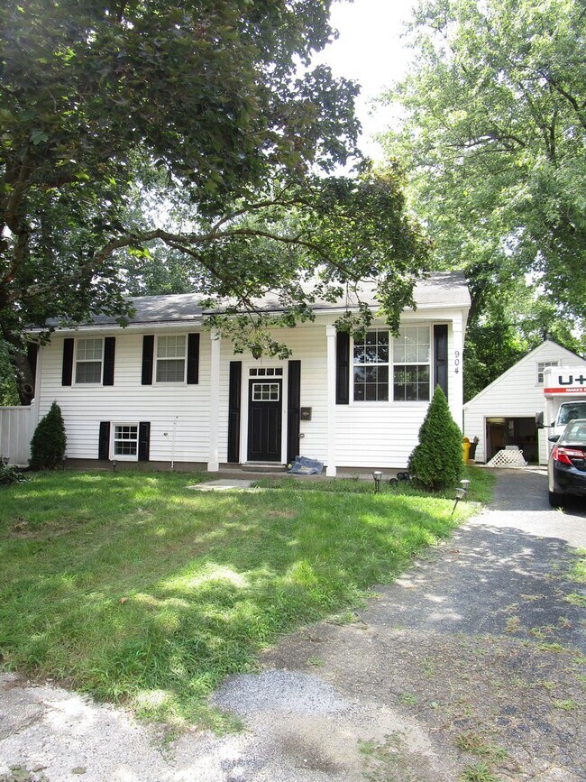Building Photo - Beautiful 3BR/2BA Single-Family Home in Gl...