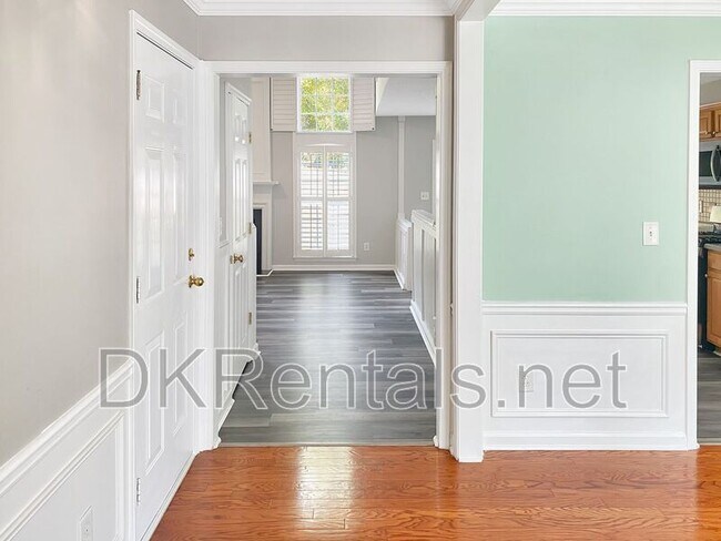 Building Photo - 403 Yarrow Way
