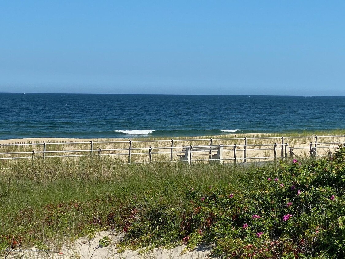 Primary Photo - 619 Ocean Ave N