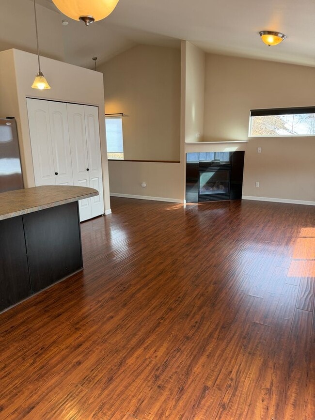 Foto del edificio - Eagle River - 3 BR/2 full bath with Garage