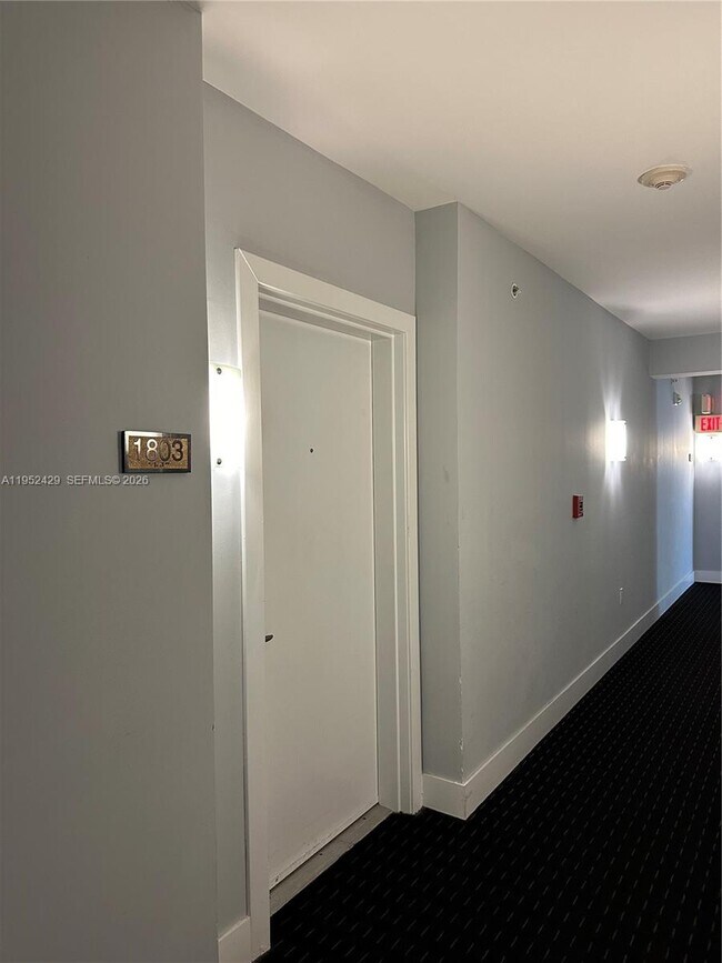 Foto del edificio - 1800 N Bayshore Dr