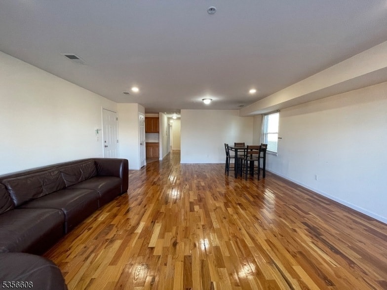 Primary Photo - 283-285 Morris Avenue Unit