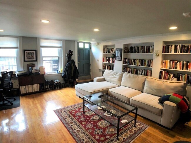 Foto del edificio - 10 Mount Vernon Sq