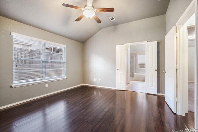 Foto del edificio - 532 Wagon Wheel Way