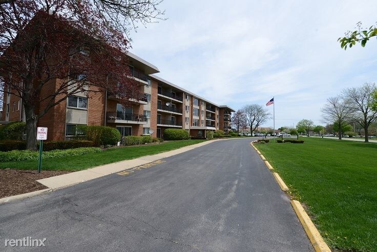 Foto principal - 2234 S Goebbert Rd