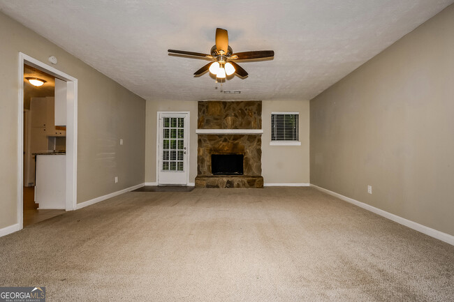 Building Photo - 5744 Mountain Park Way