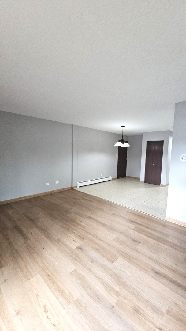Foto del edificio - 15706 Independence Ct