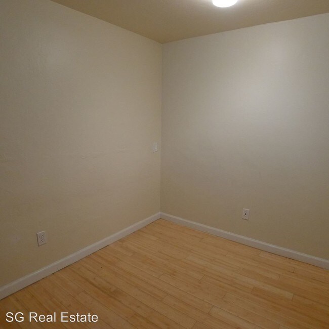 Building Photo - 557 Spruce St