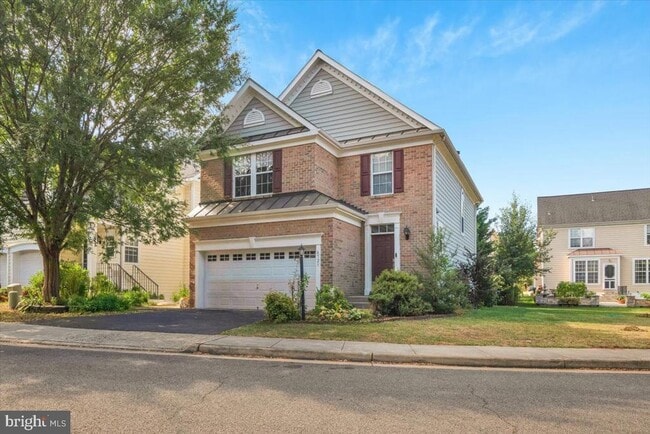 Foto del edificio - 6721 Sycamore Park Dr