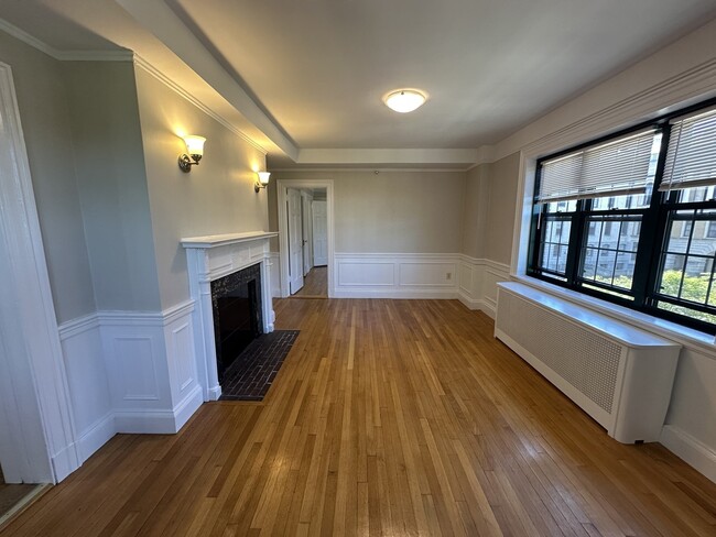 Building Photo - 124 Bowdoin St