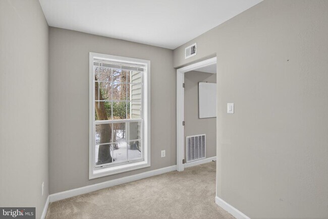Foto del edificio - 10114 Oakton Terrace Rd