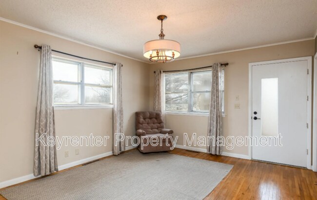 Foto del edificio - 1055 N Cedar Ave