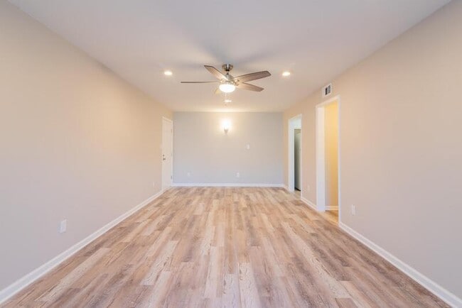 Building Photo - 116 Briarcliff Dr