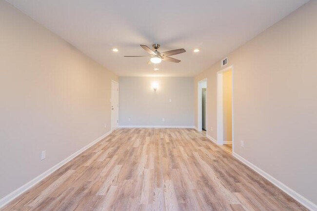 Foto del edificio - 116 Briarcliff Dr