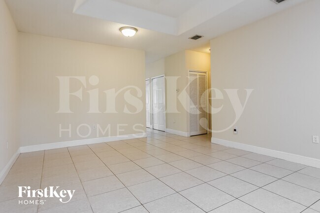 Foto del edificio - 213 SW 15th Pl