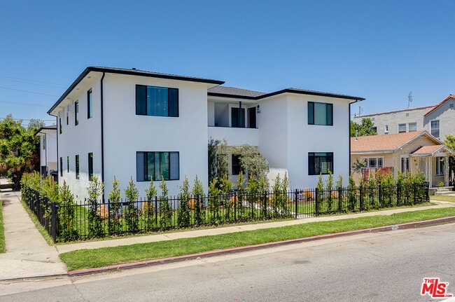 Building Photo - 2841 Redondo Blvd