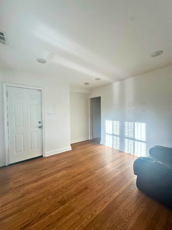 Foto del edificio - 1009 46th St NE