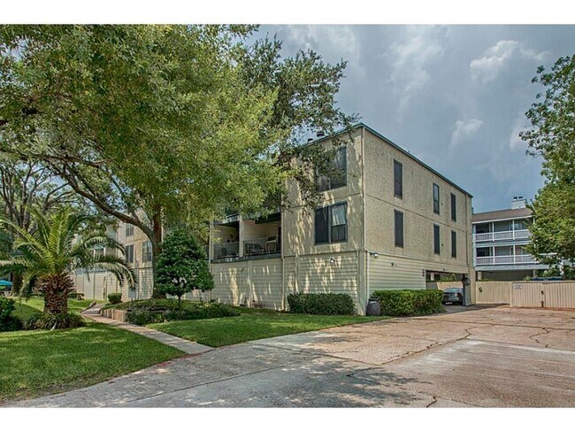 Building Photo - 4001 E NASA Pkwy