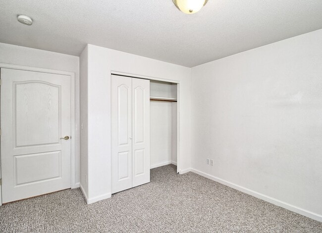 Photo - 598 Garnet Dr House